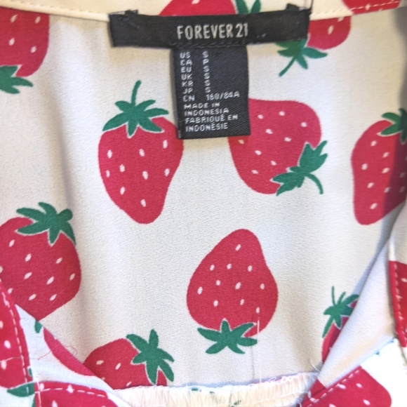 Forever 21 Strawberry Print Top - Picture 5 of 6
